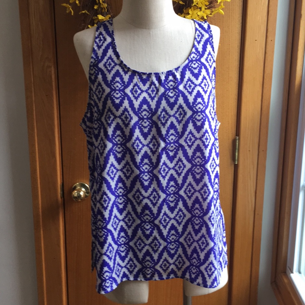 Patterned sleeveless top